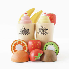 Load image into Gallery viewer, Le Toy Van Fruit & Smoothie Blender Set