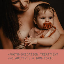 Load image into Gallery viewer, Suavinex Colour Essence All Silicone Soother with SX Pro Physiological Teat 6-18M - Green
